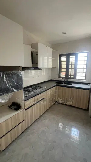 3bdrm Apartment in Abijo for sale
