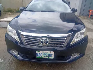 Toyota Camry XLE 4dr Sedan (2.5L 4cyl 6A) 2014 Black