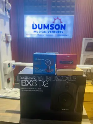M-Audio BX8D2, 2i2 Scarlett SoundCard, PF8 Mic Stand