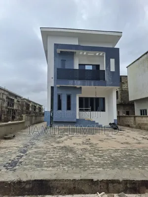 2bdrm Duplex in Ryan Court, Warri for sale