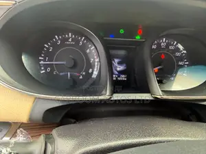 Toyota Avalon XLE Touring 4dr Sedan (3.5L 6cyl 6A) 2015