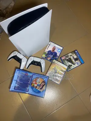 PlayStation 5 Disc Edition (825GB) + 2 Controllers + 3 Games