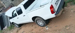 Toyota Hilux 2010 White