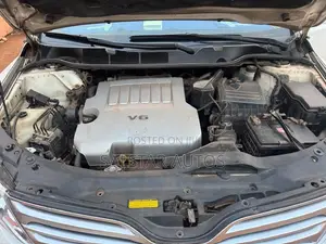 Toyota Venza V6 AWD 2010 White