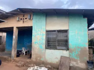 10bdrm Room & Parlour in Adetola Bus Stop, Alagbado for sale