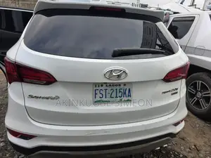 Hyundai Santa Fe 2017 White