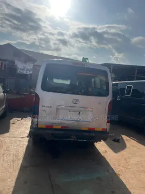 Toyota HiAce 2013 Silver