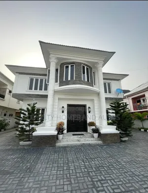 7bdrm House in Ikate for sale