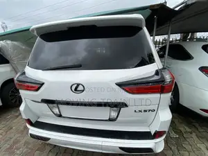 Lexus LX 570 AWD 2014 White