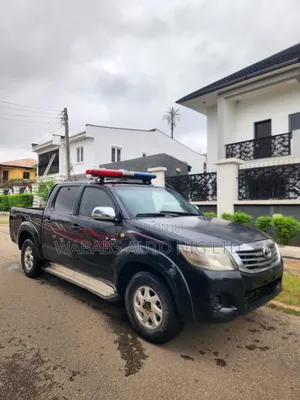 Toyota Hilux 2010 Black