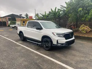 Honda Ridgeline Black Edition AWD 2023 White