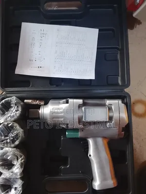 Air Three Quarter Impact Wrench