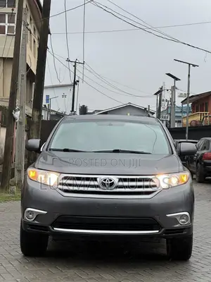 Toyota Highlander Limited 3.5l 4WD 2013 Gray