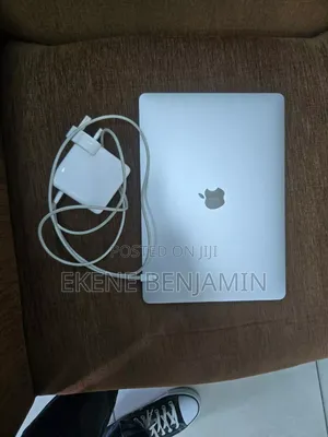 Laptop Apple MacBook Pro 2020 M1 16GB Apple M1 Pro SSD 512GB