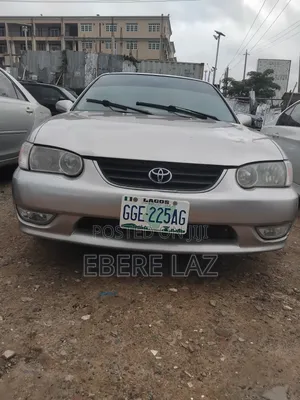 Toyota Corolla 2000 Gold