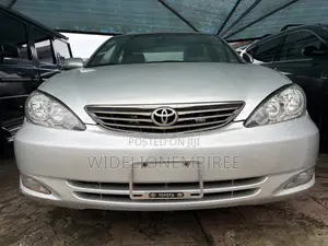 Toyota Camry LE 4dr Sedan (2.4L 4cyl 5M) 2002 Silver