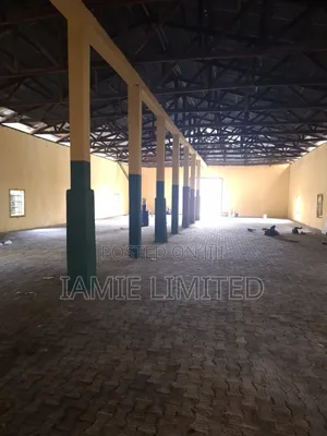 Massive Warehouse Effurun Gra 8m