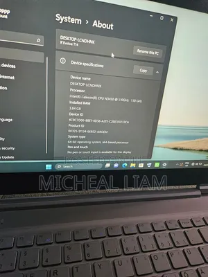 Laptop 4GB Intel SSD 128GB