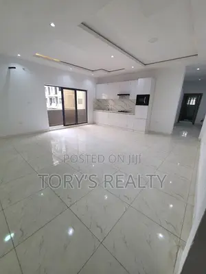 2bdrm Apartment in Lekki Phase 1 for rent