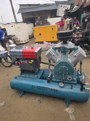 Heavy-Duty 2v-4.0/5 Diesel Piston Air Compressor,