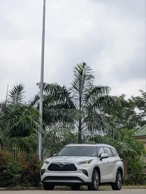 Toyota Highlander 2021 White