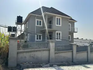 6bdrm Duplex in Idu for sale