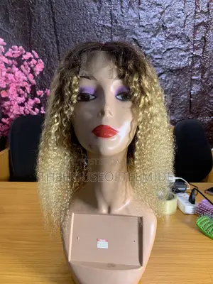 Short Wavy Wig