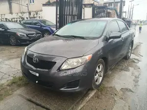 Toyota Corolla 2010 Gray