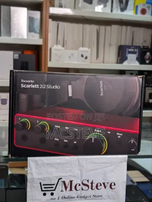 Focusrite Scarlett 2i2 Combo Package With Mic, Headset and Wire