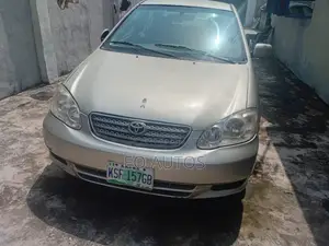 Toyota Corolla 2004 Gold