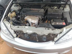 Toyota Camry 2005 Silver