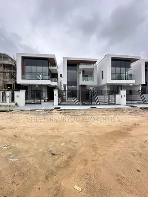 5bdrm Duplex in Off Lekki-Epe Expressway for sale