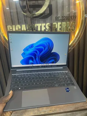 Laptop HP ZBook Power G9 i7 32GB Intel Core i7 SSD 512GB