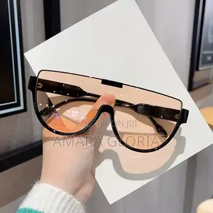 Fashion Large Frame One-Piece Lens Sunglasses for Women