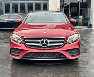 Mercedes-Benz E300 2017 Red