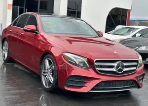 Mercedes-Benz E300 2017 Red