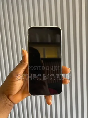 Apple iPhone XR 128 GB White