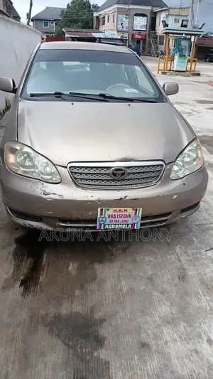 Toyota Corolla 2004 Gold