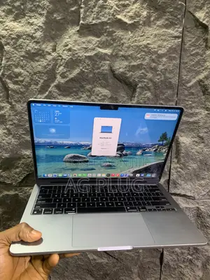 Laptop Apple MacBook Air 2022 M2 8GB Intel Core i3 HDD 256GB