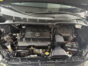 Toyota Sienna XLE 7 Passenger 2010 Black