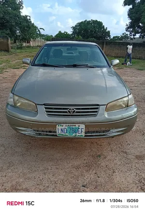 Toyota Camry LE 4dr Sedan (2.4L 4cyl 5M) 2002 Gray