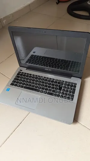 Laptop Asus X555LA 4GB Intel Core i3 HDD 256GB
