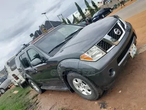 Nissan Pathfinder 2006 Gray