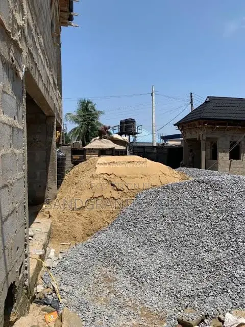 30 Tonnes Granite and Sharp Sand Complete
