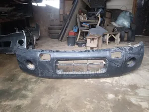Nissan Titan 2004 - 2015 Front Bumper. Tokunbo.