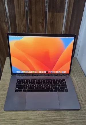 Laptop Apple MacBook Pro 2017 16GB Intel Core i7 SSD 512GB