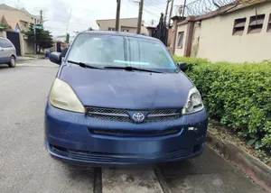 Toyota Sienna 2005 Blue