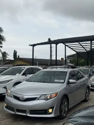 Toyota Camry SE V6 4dr Sedan (3.5L 6cyl 6A) 2012 Silver