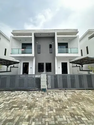 4bdrm Duplex in Lekki for sale