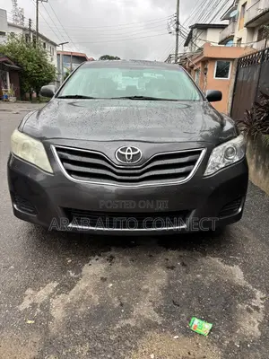 Toyota Camry LE 4dr Sedan (2.5L 4cyl 6AM) 2010 Gray
